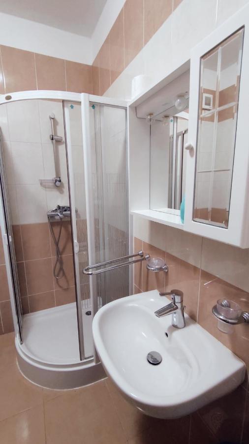 App Oleander Apartment Umag Exterior photo